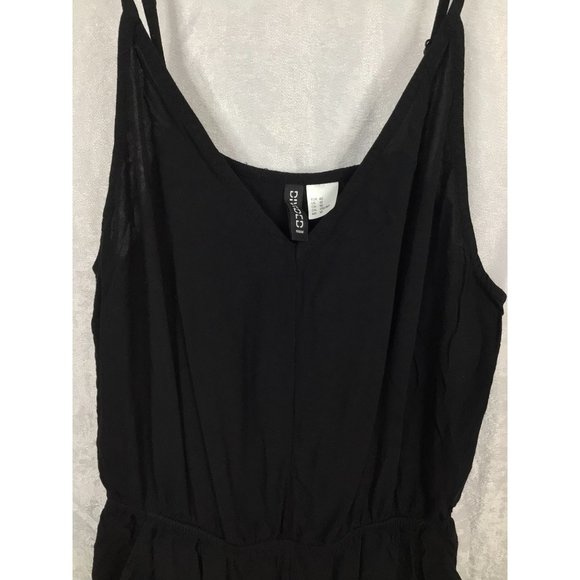 H&M Divided Women's V-Neck Spaghetti Strap Skort Size 10 Black - Picture 2 of 7